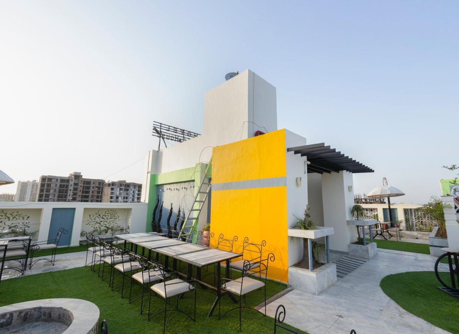 Hotel Sahibs Lighthouse - Swimming Pool Agra  Esterno foto