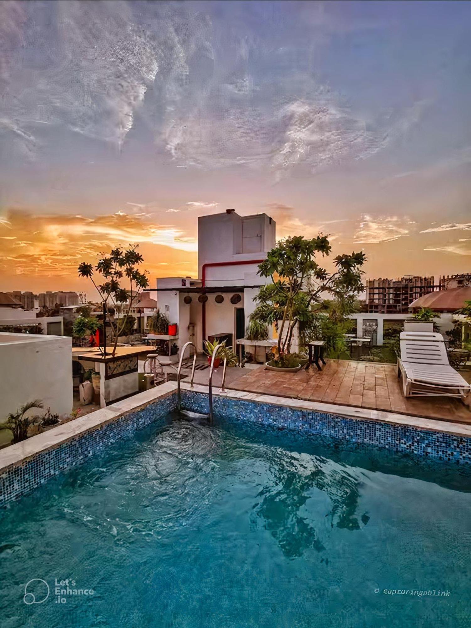Hotel Sahibs Lighthouse - Swimming Pool Agra  Esterno foto